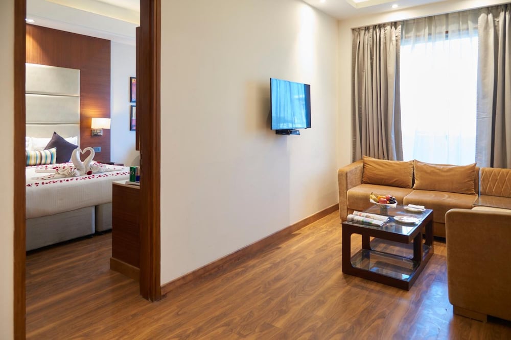 P L Palace Lords Inn Agra 46/60