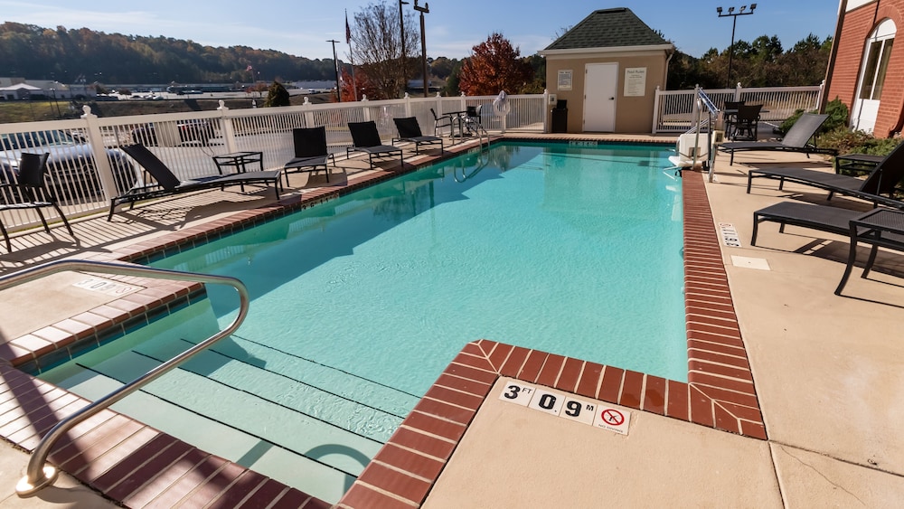 Holiday Inn Express Hotel And Suites Birmingham Irondale East 44/50