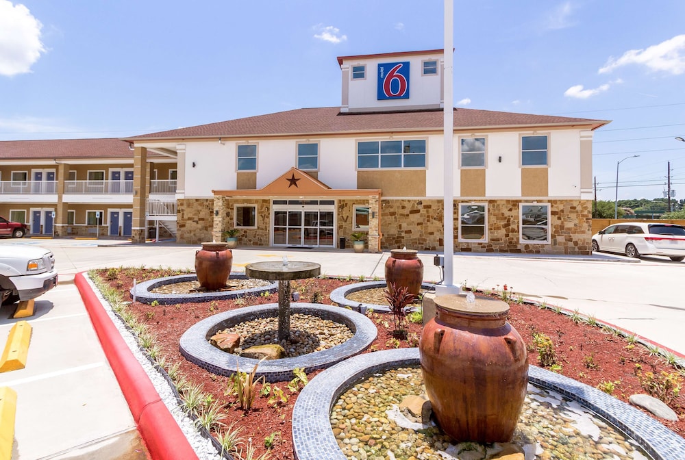 Motel6 Houston, TX - North 6/55