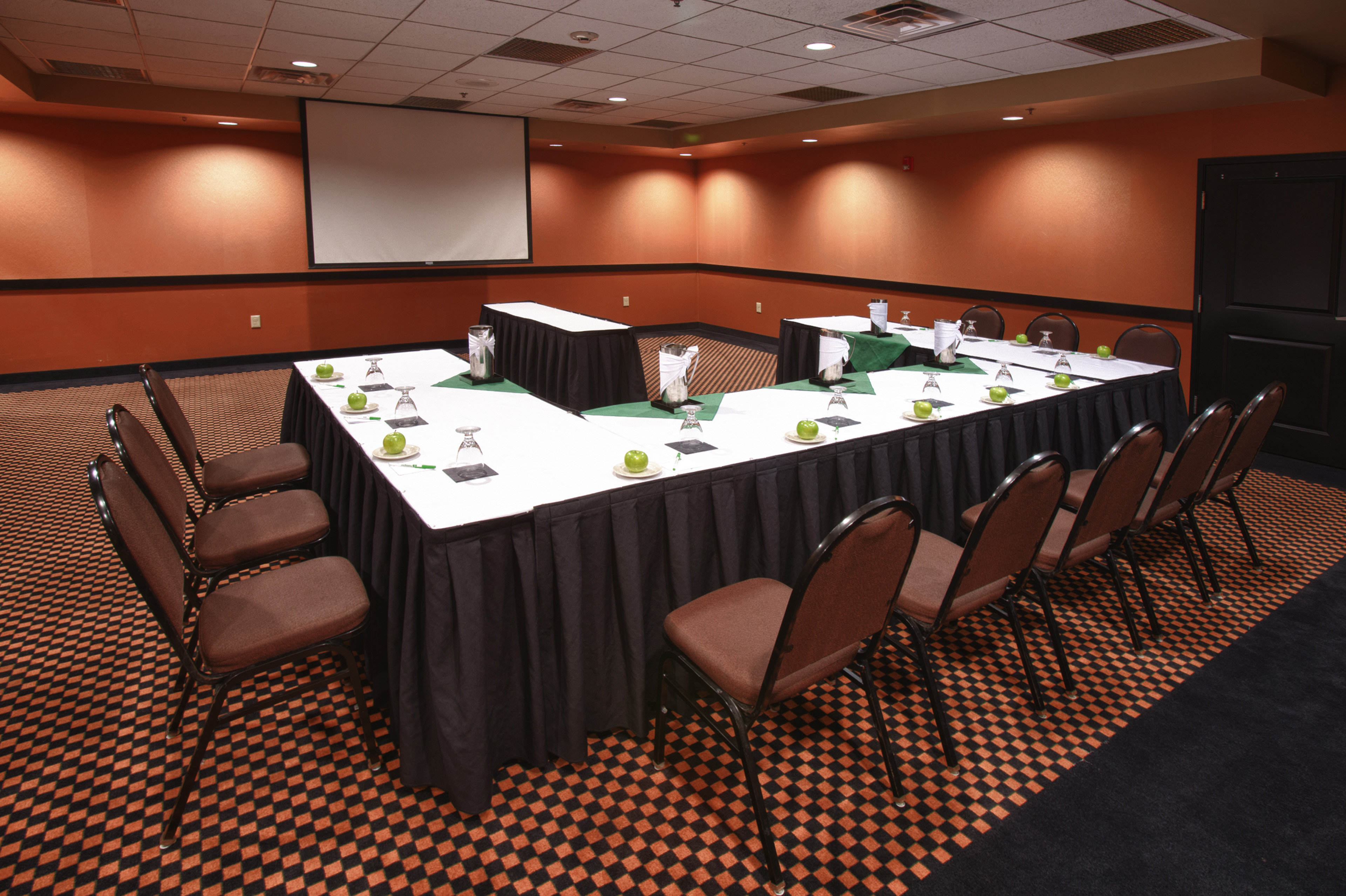 Holiday Inn Hotel Suites St Paul Ne Lake Elmo 69/80