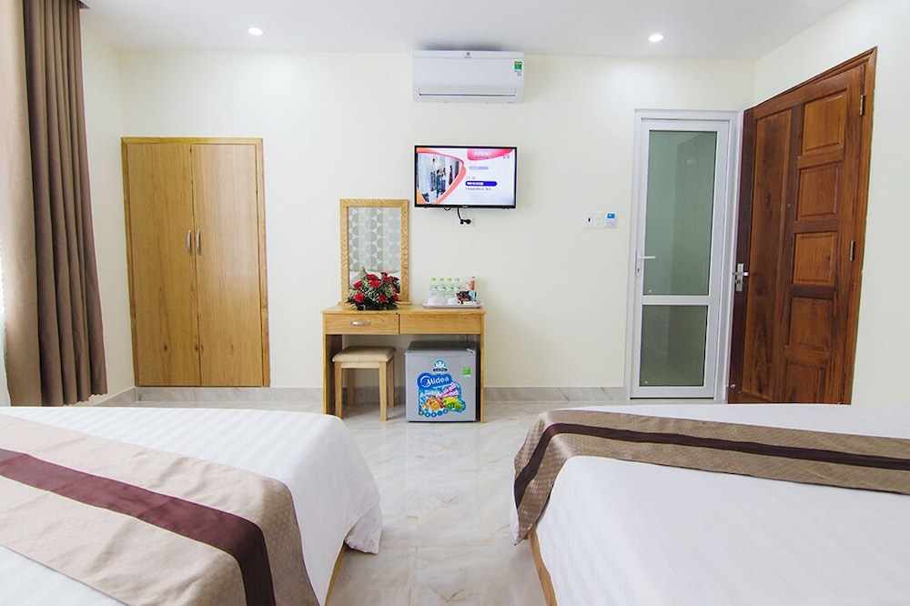 غرفة ديلوكس رباعية بإطلالة على المدينة، Ngoc Hanh Beach Hotel 4/10