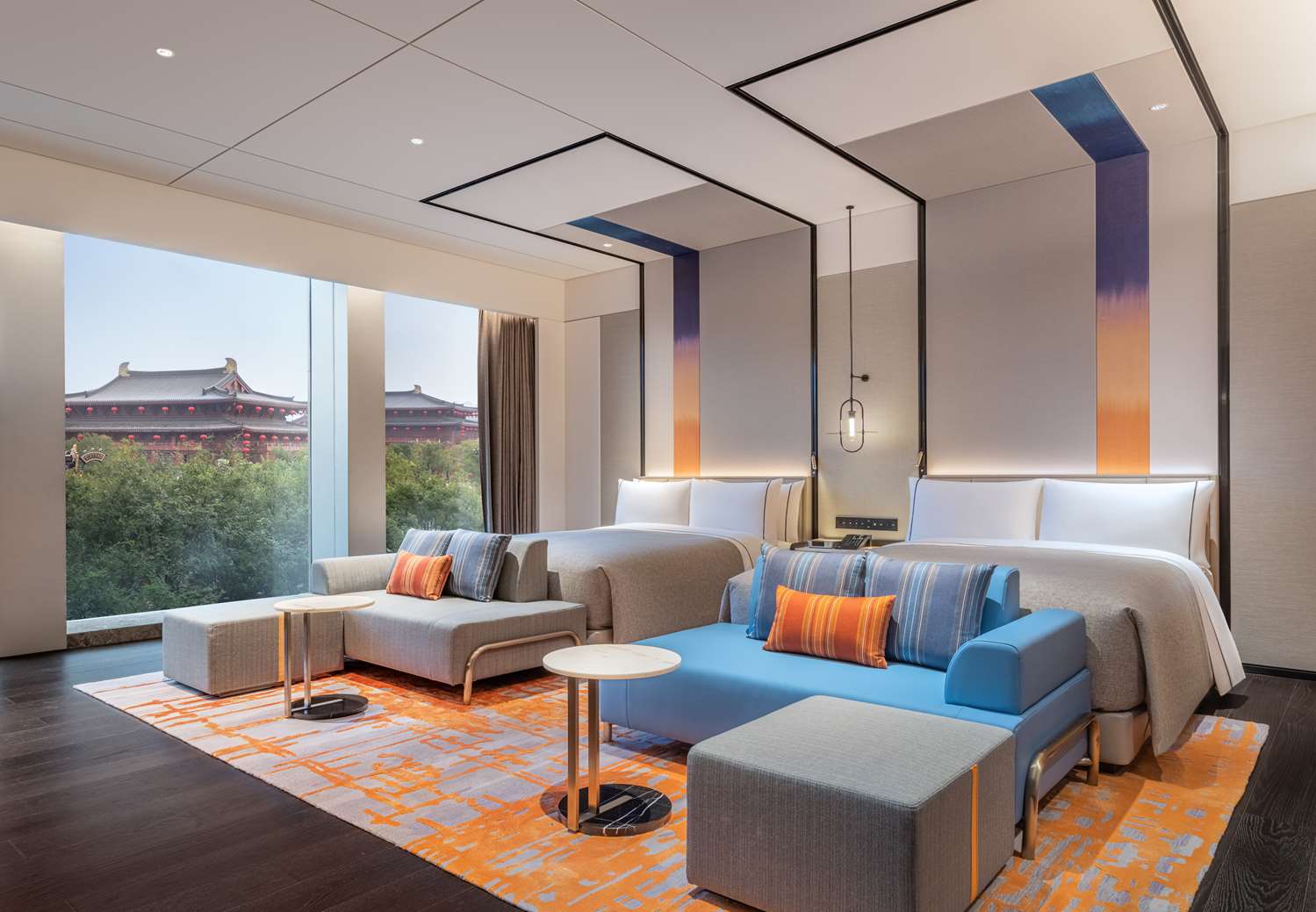 Grand, 2 Queen Beds, Tivating View