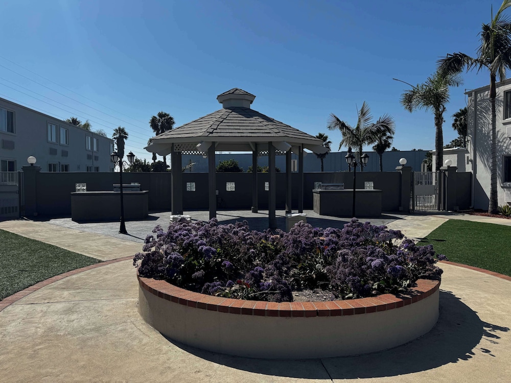Motel6 Carson, CA 53/59
