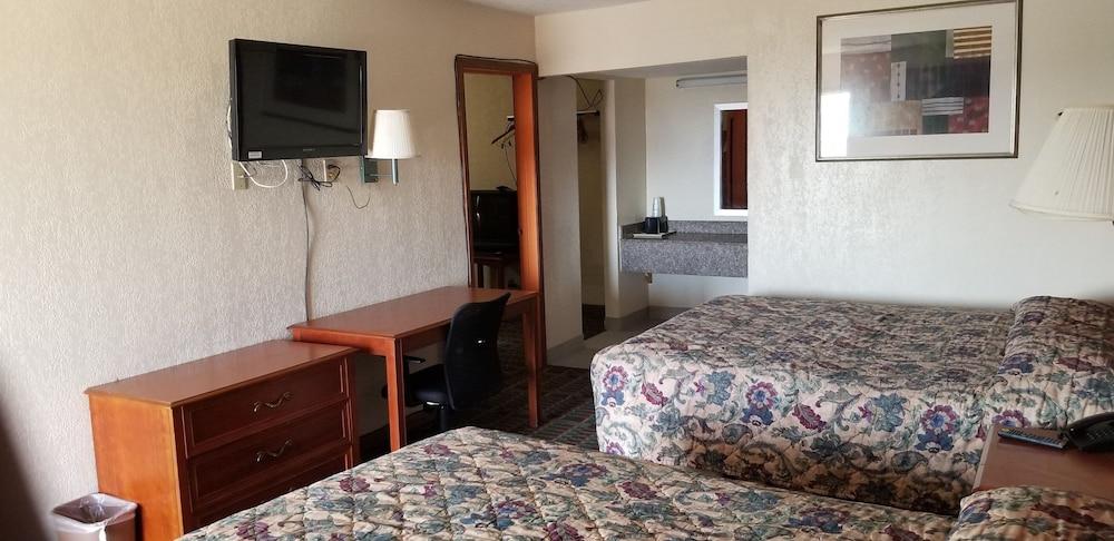 Executive Inn 25/29
