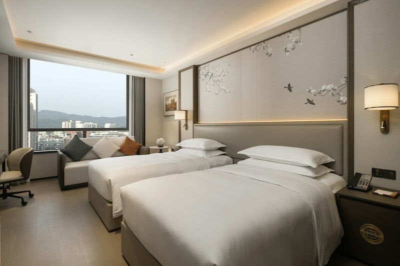 Yuexiu Hotel Guangzhou, Curio Collection by Hilton 8/30