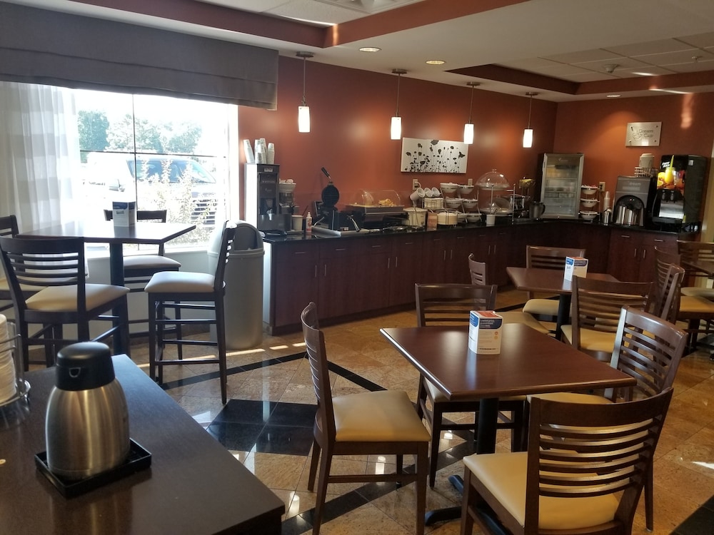 Sleep Inn & Suites Dyersburg I-155 31/39