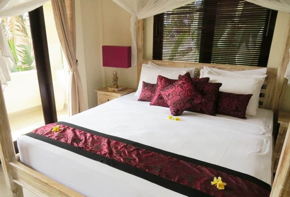 Sama's Cottages And Villas 17/50