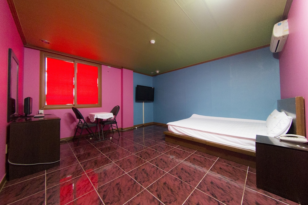 Centum Motel 19/35