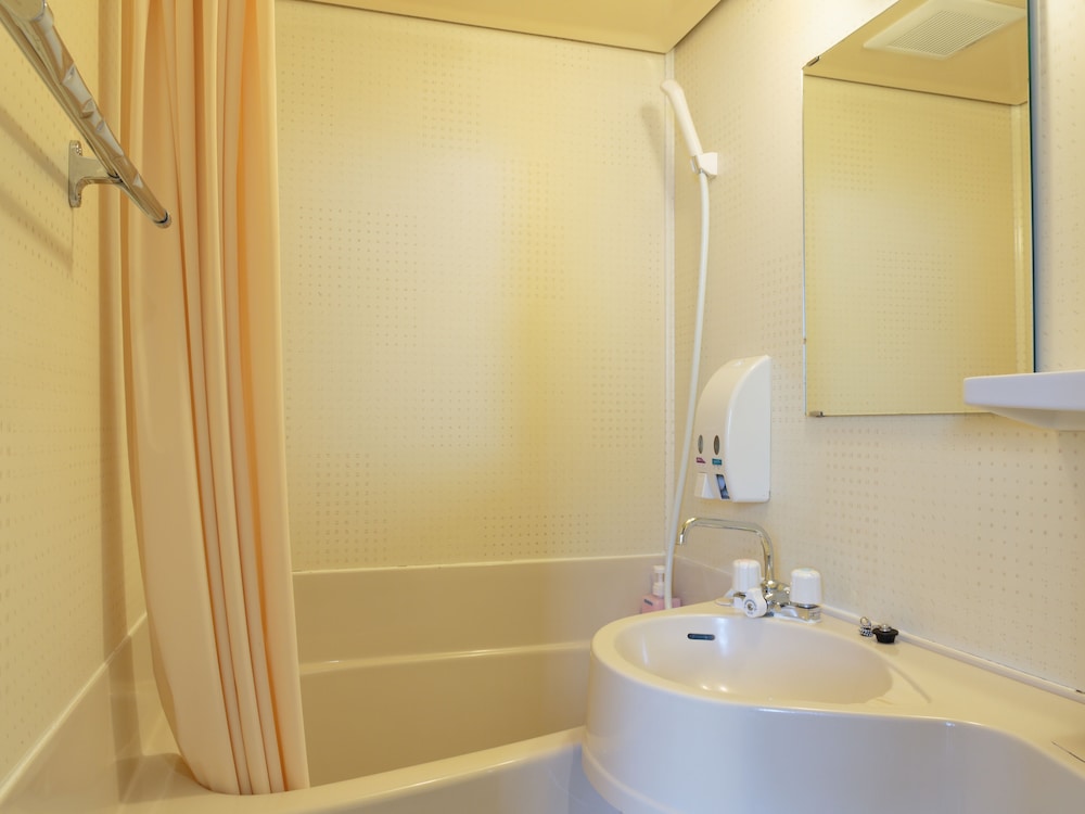 FEMALE DORM, 3 BEDS, PRIVATE BATHROOM