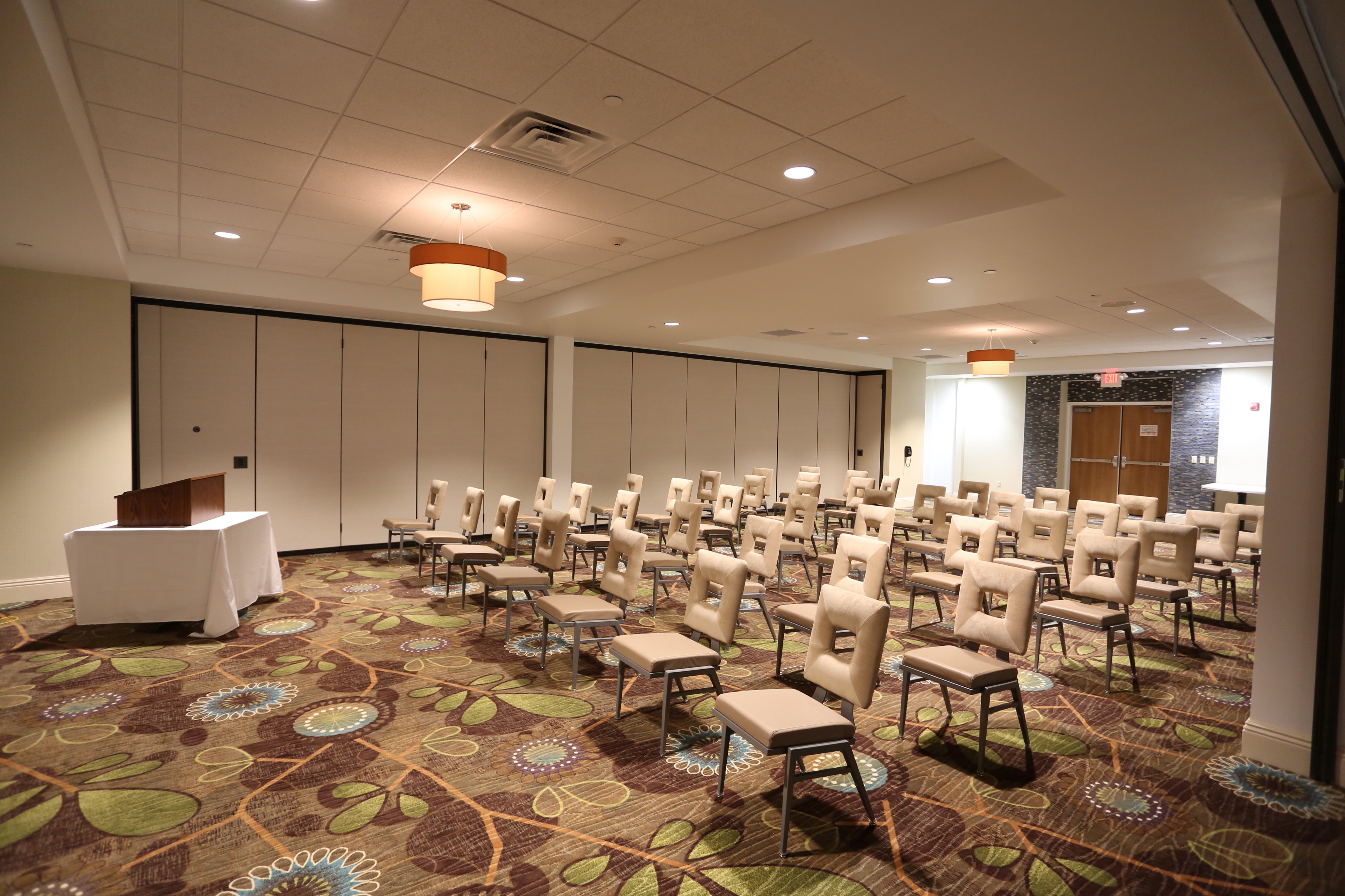 HOLIDAY INN MORGANTOWN UNIVERSITY AREA 35/41