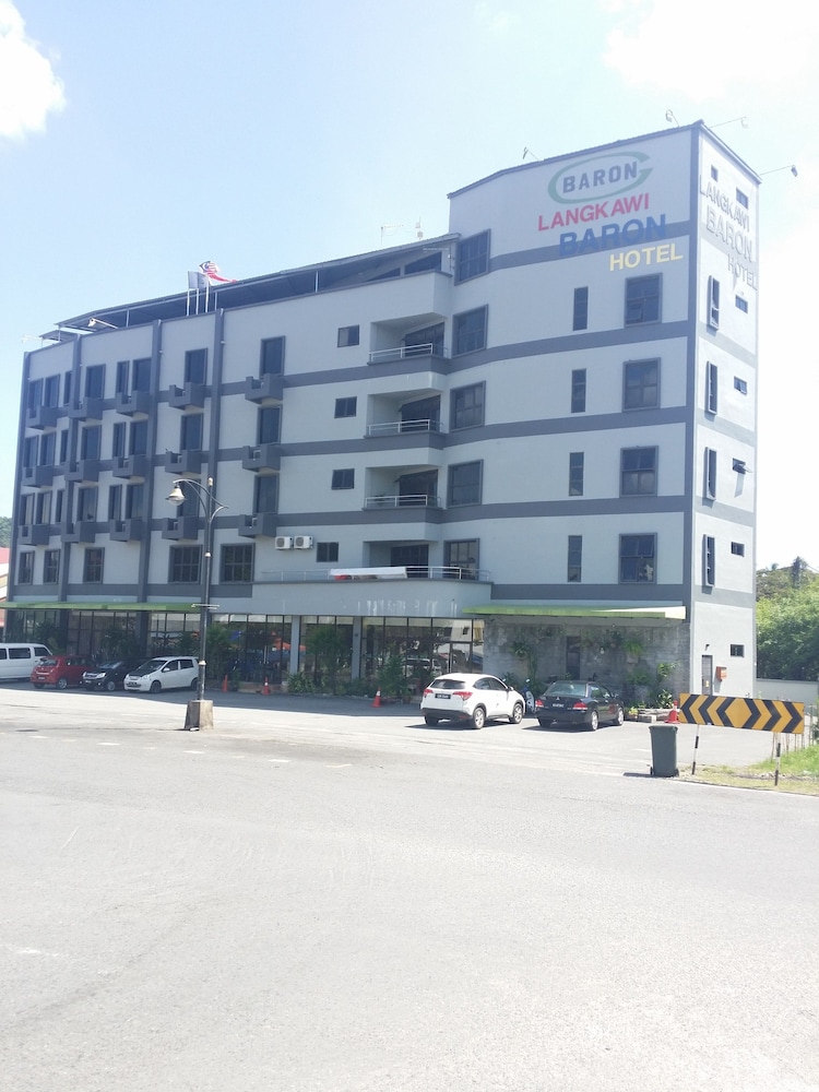 Baron Hotel 4/42