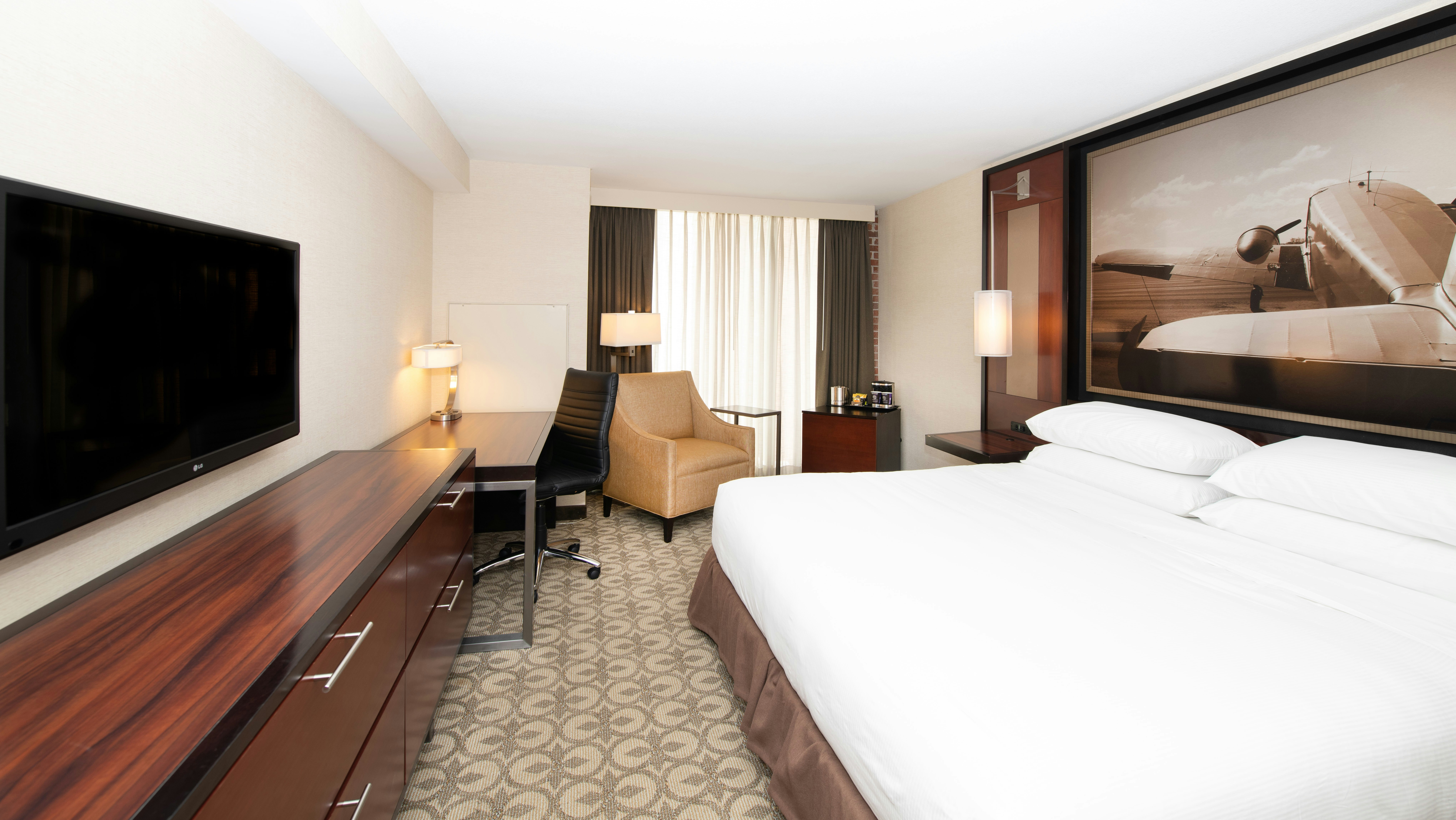 ROOM, KING BED, ACCESSIBLE