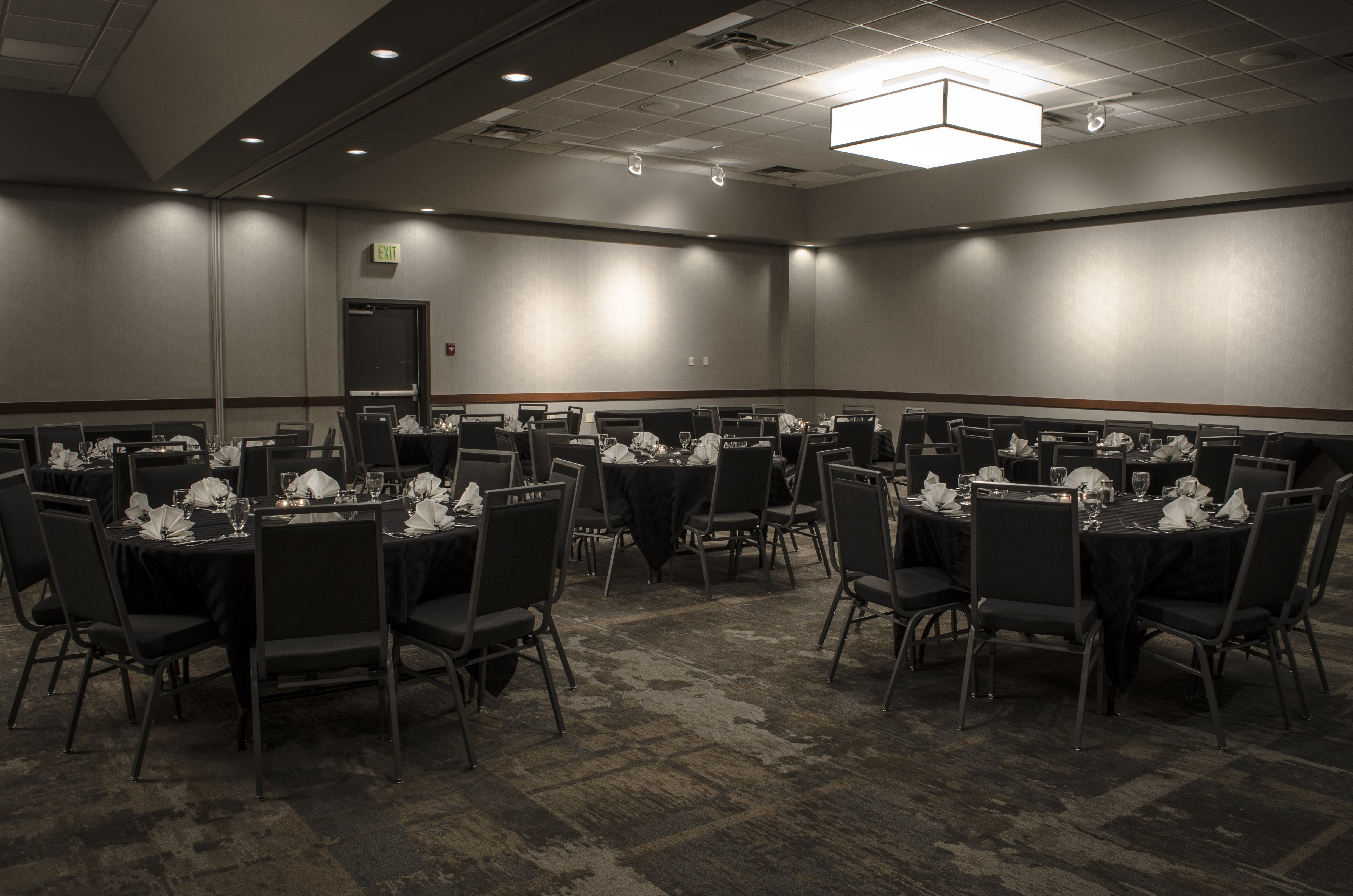 Holiday Inn Fargo 50/70