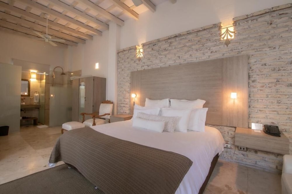 HOTEL BOUTIQUE DON PEPE 15/72
