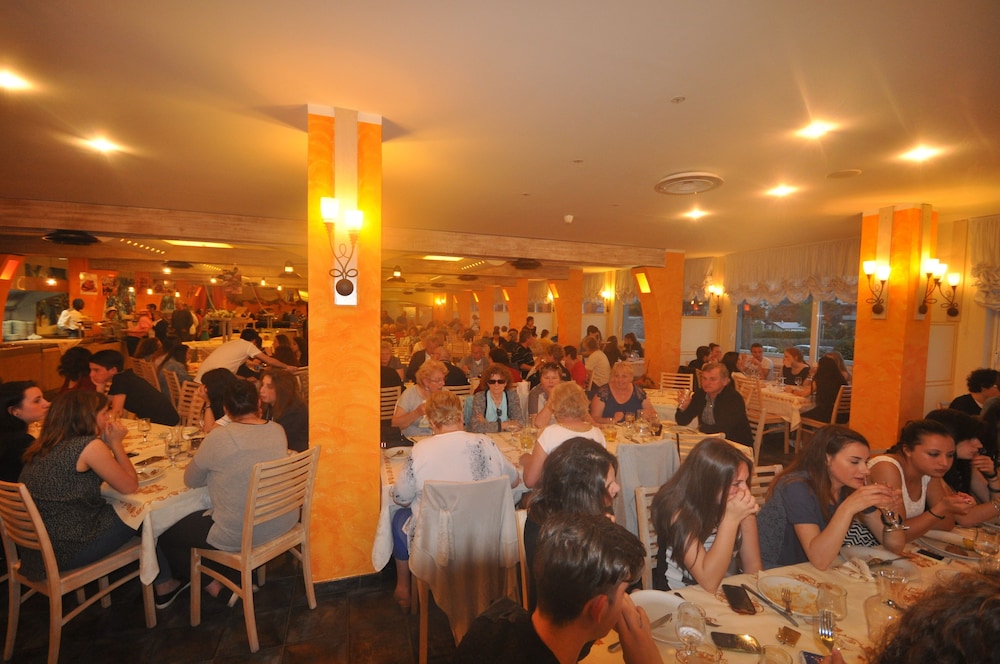 Grand Hotel Azzurra Club 22/30