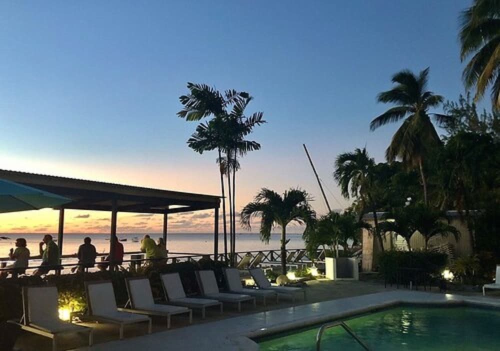 Sunswept Beach Hotel 28/44
