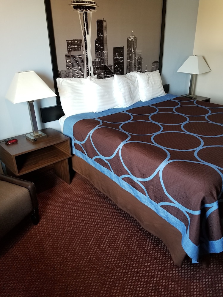 Super 8 by Wyndham Bellingham Airport/Ferndale WA 25/57