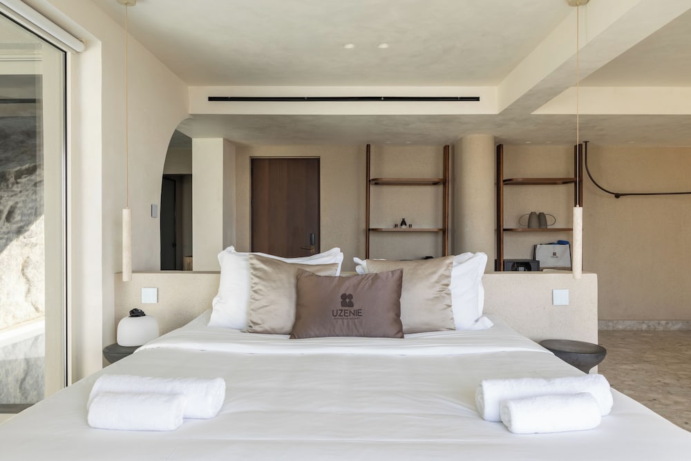 Interior, Cave, Oasis, Suite, Sea Front, Private Pool, Hot Tub
