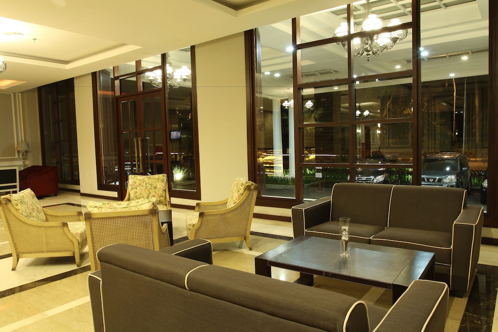 Royal Hotel Kt 31/35