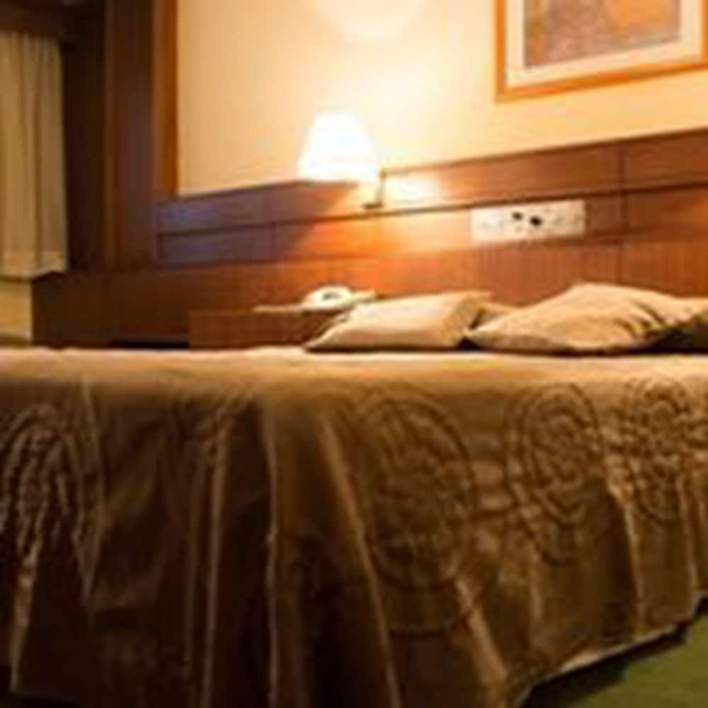 Hotel del Jardin 23/50