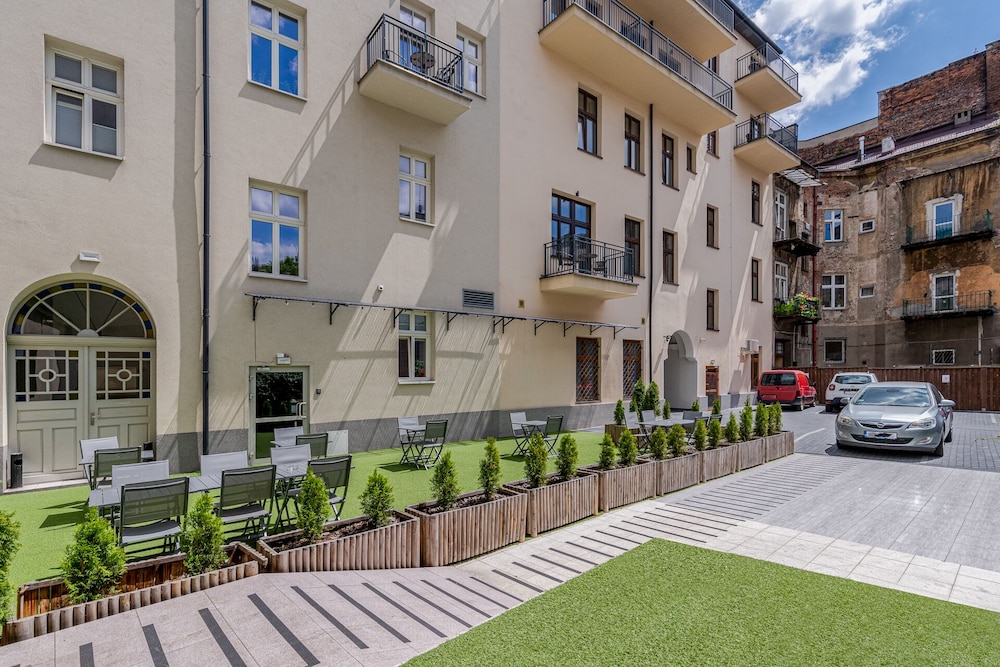 Avena By Artery Hotels 73/78