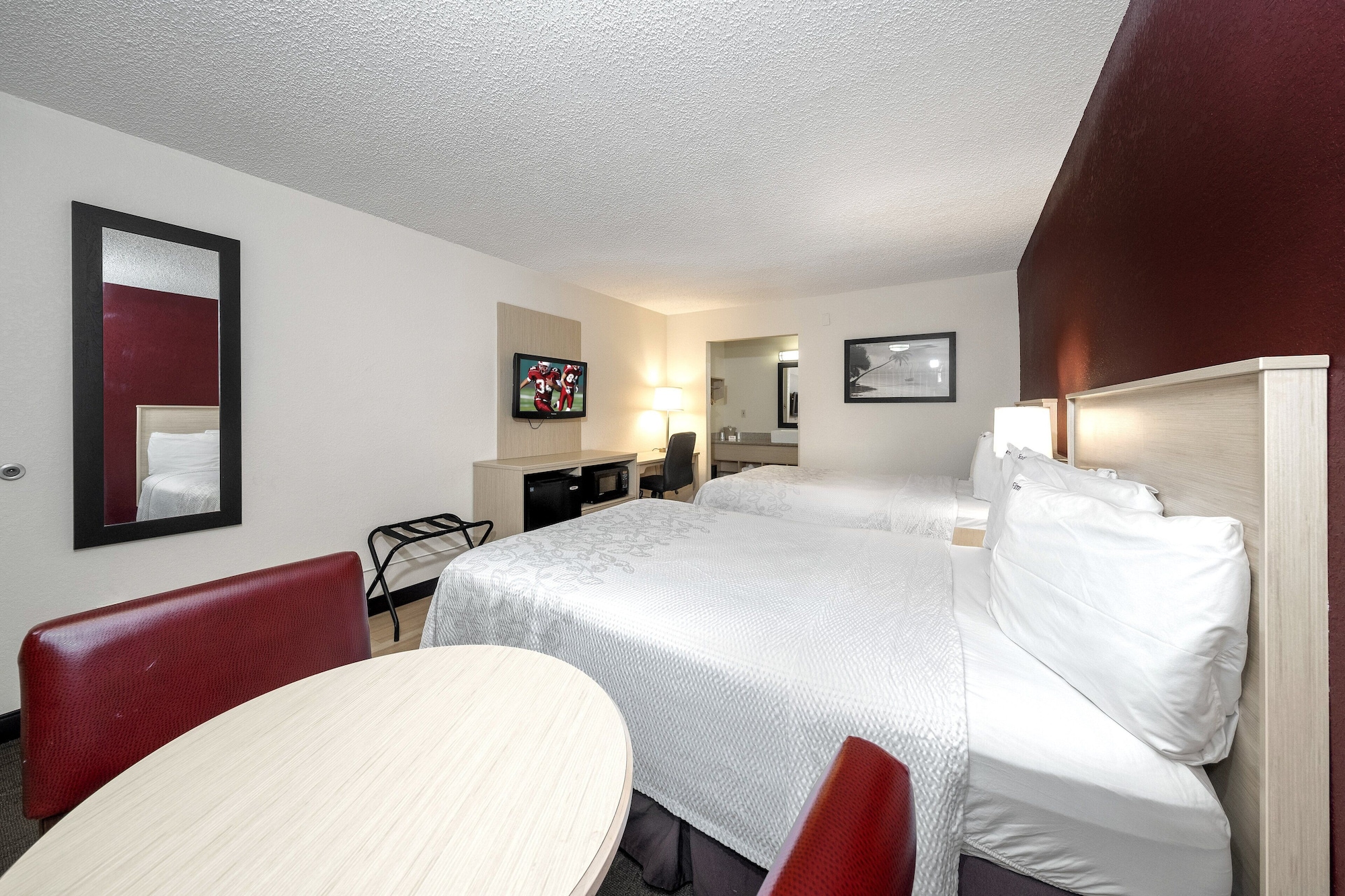 Standard, 2 Double Beds, Pool Side