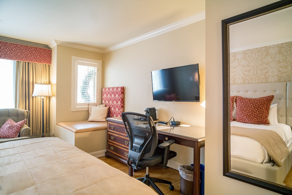 Ripplecove Hotel & Spa 60/71