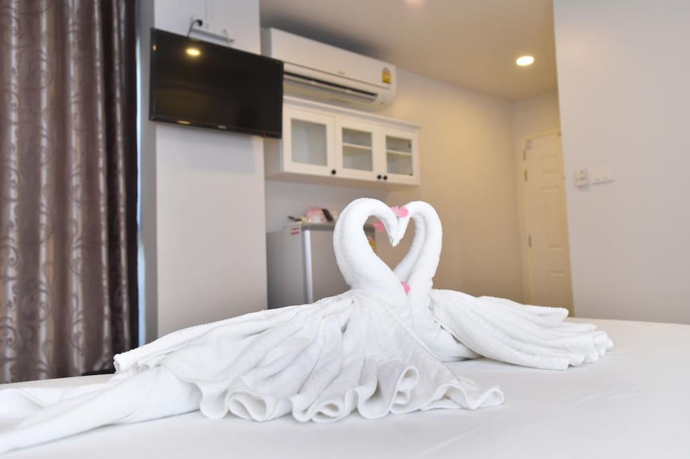 Parvena Hotel 32/64