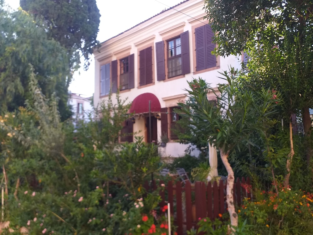 Cunda Zehra Teyzenin Evi 2/74