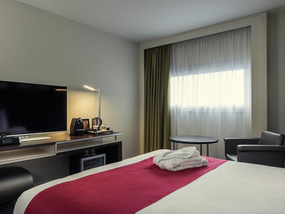 MERCURE RENNES CENTRE GARE 28/67