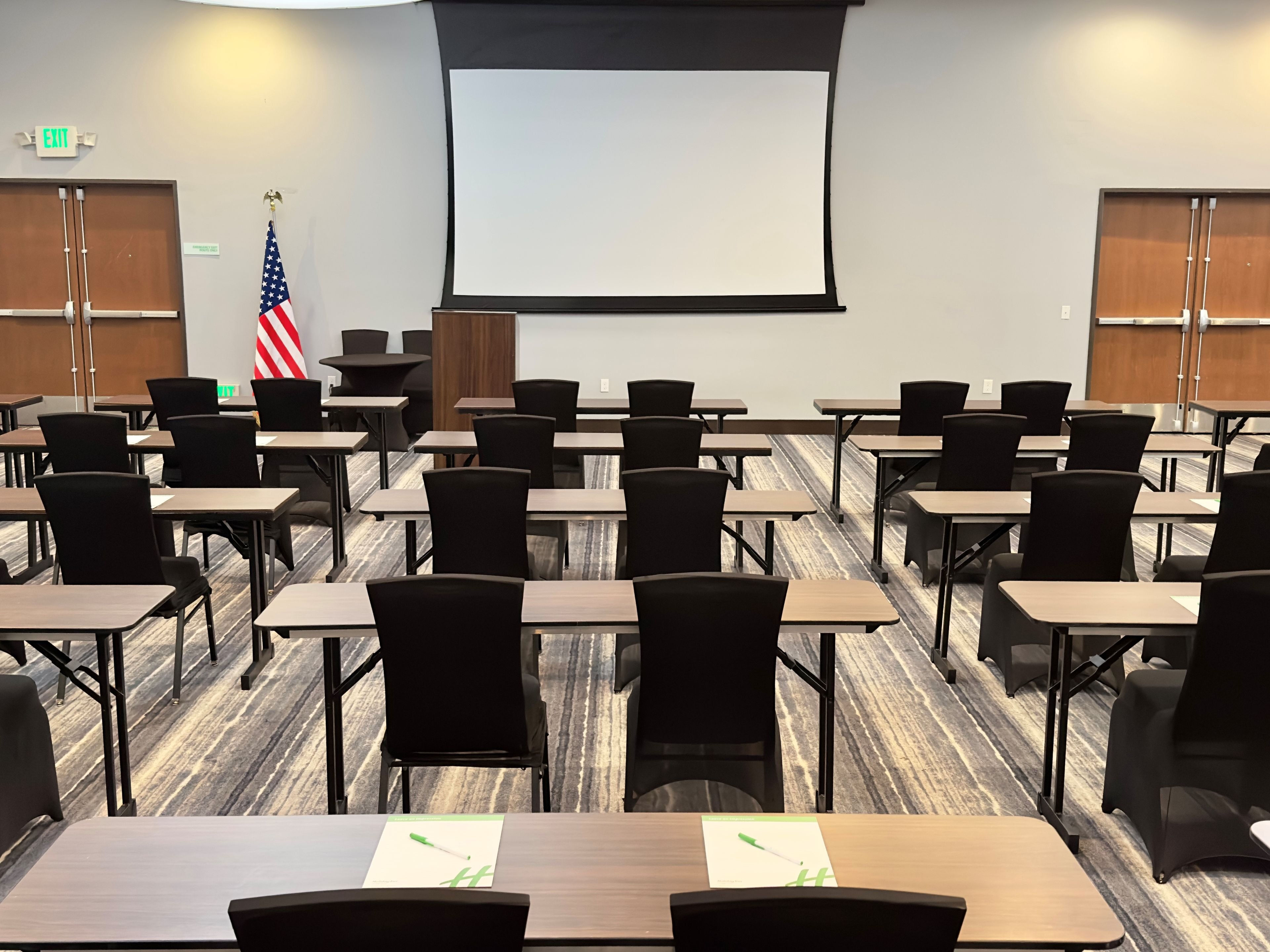 Holiday Inn Carlsbad 54/73