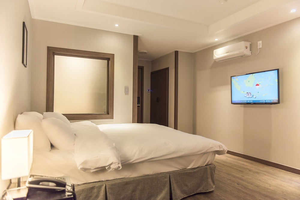 CHECK INN HOTEL JEJU 35/43