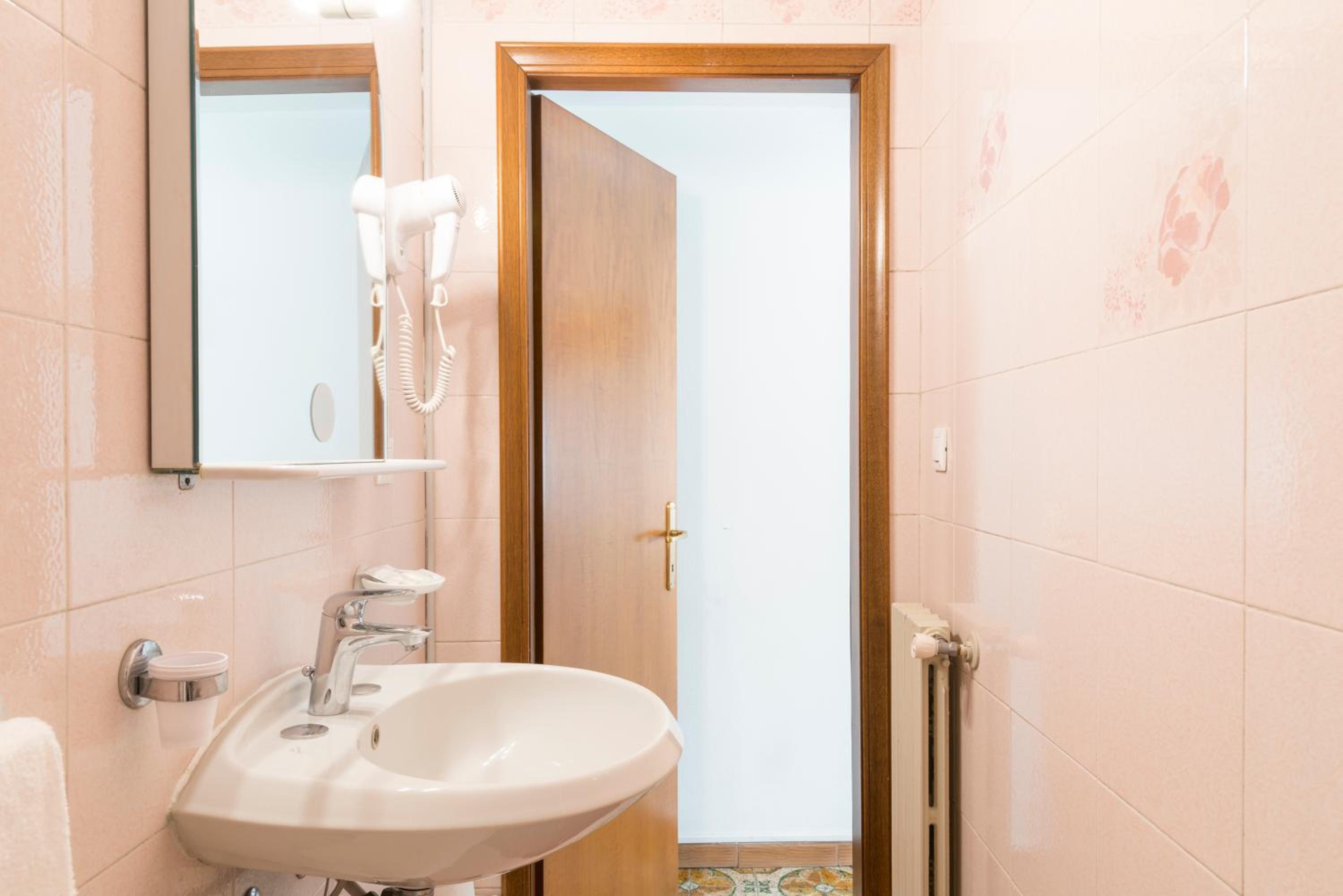 Albergo Trento 50/51