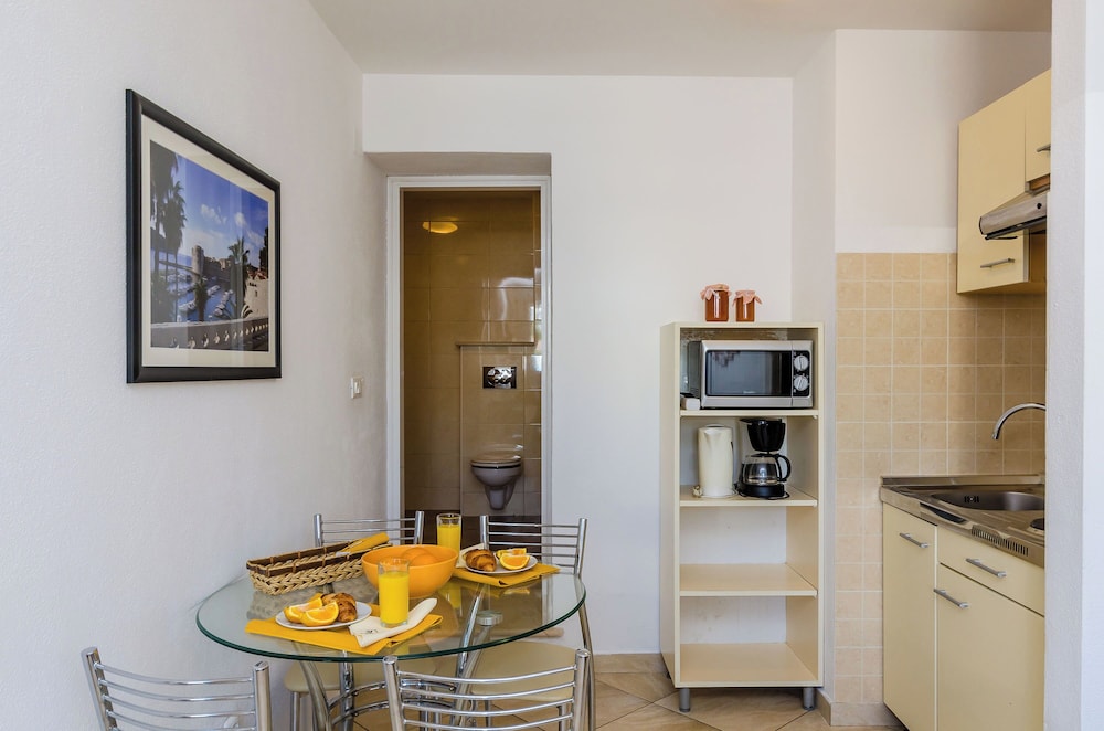 ORKA APARTMENTS 50/75