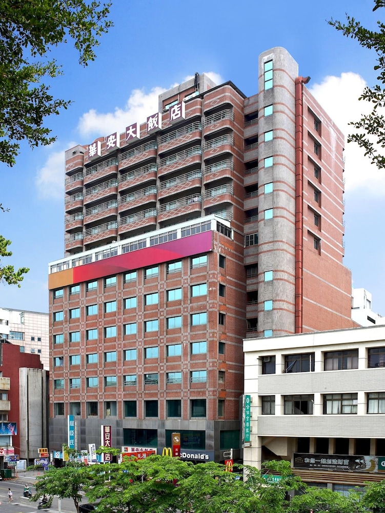 Metro Hotel 1/37