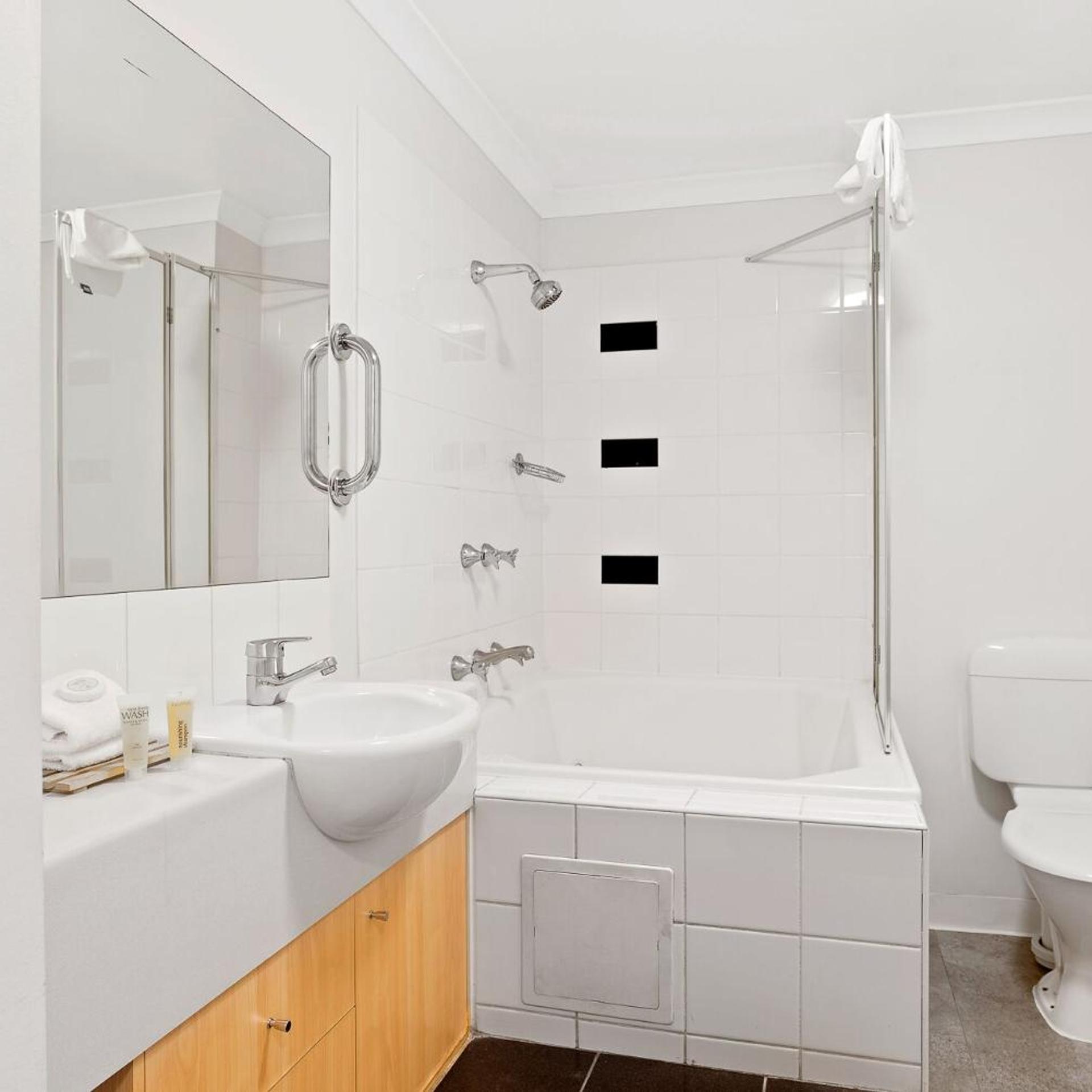 Amazing Accommodations St Kilda Melbourne 44/51