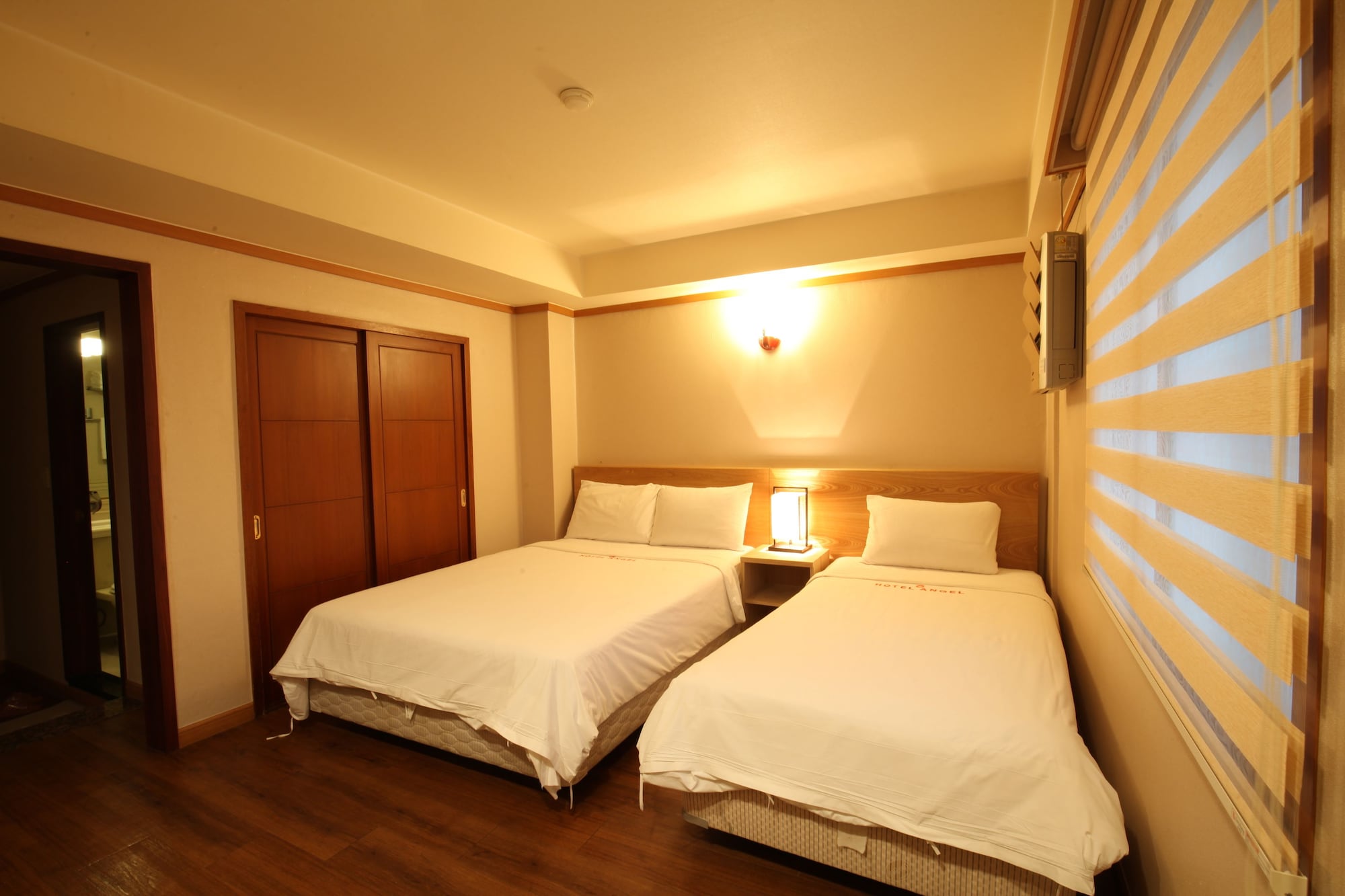 SUPERIOR, TWIN BEDS