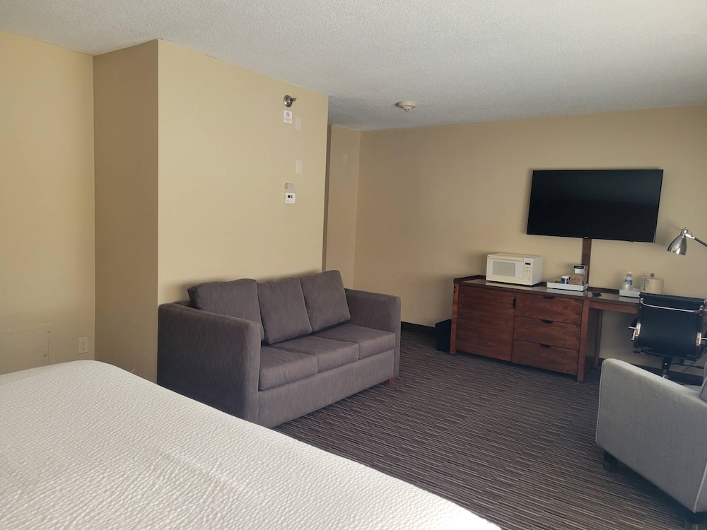 Royle Hotel Milwaukee Airport 39/64