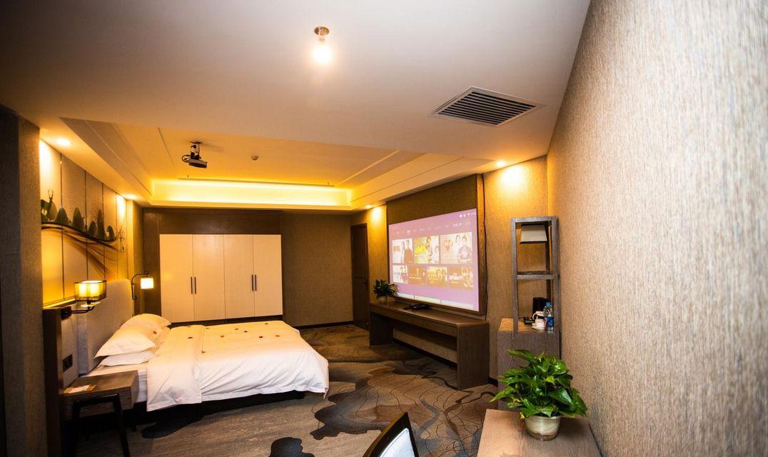 Feature King Room