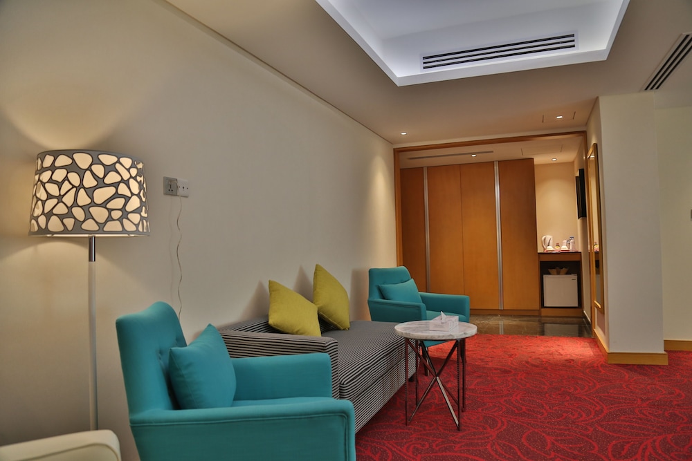 Dhaka Regency Hotel and Resort 44/64