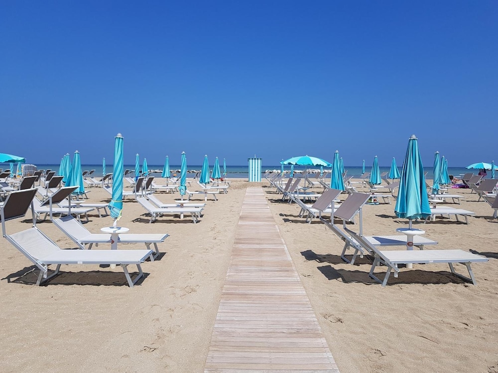 Hotel Paloma Rimini 37/46