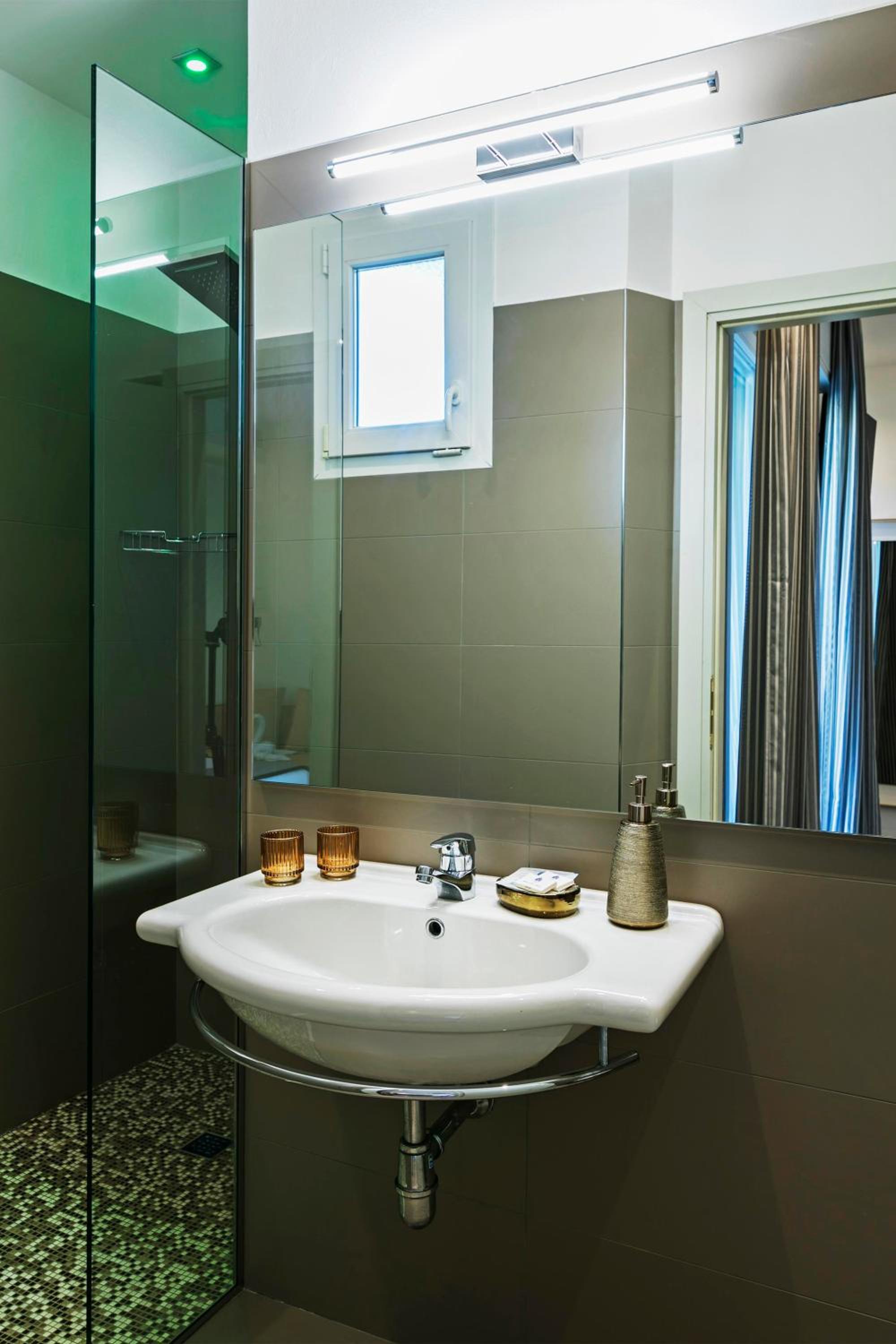 Hotel Des Bains 52/54