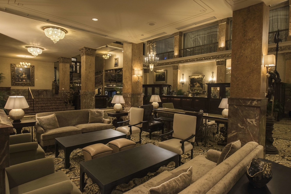 The Pfister Hotel 57/70