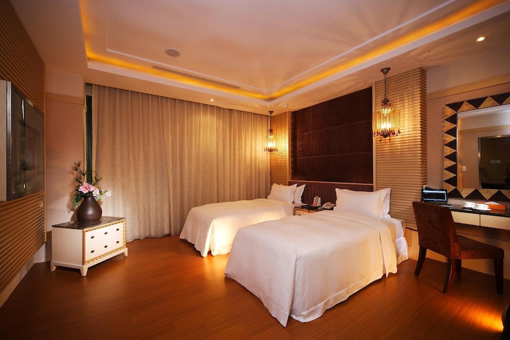 R7 Eco Hotel 8/33
