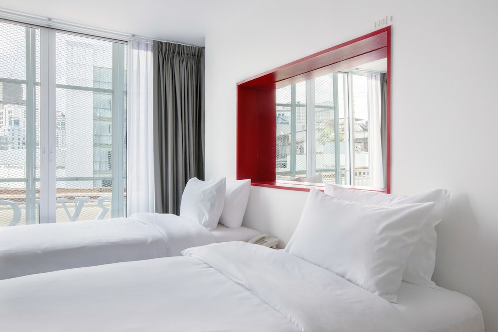 128 Room and Massage 12/39