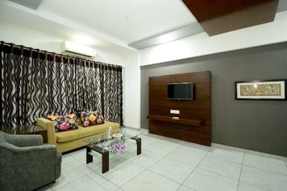 Crimson Park Shripriya Hotel 24/32