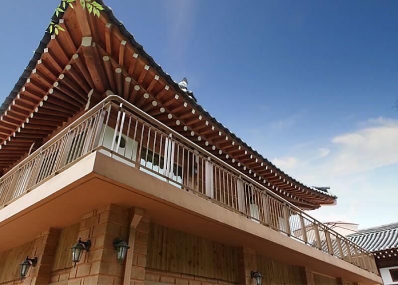 Hongcheon Giwajip Punggyeong Pension 3/7