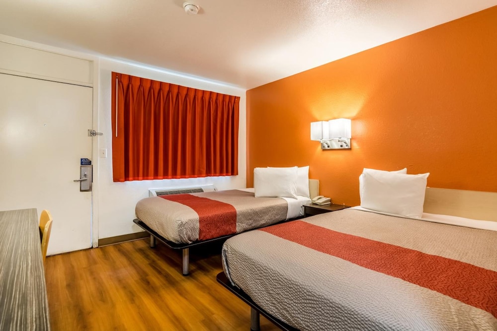 Motel6 Lumberton, NC 10/41