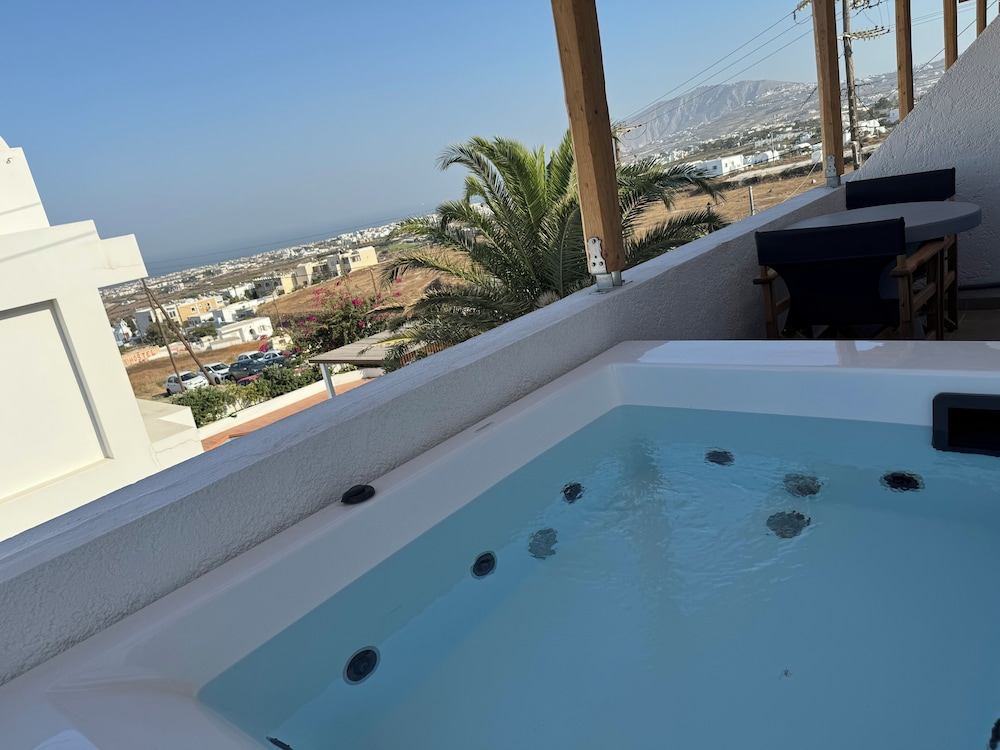 The Noverian Bios Santorini Boutique Hotel 49/78