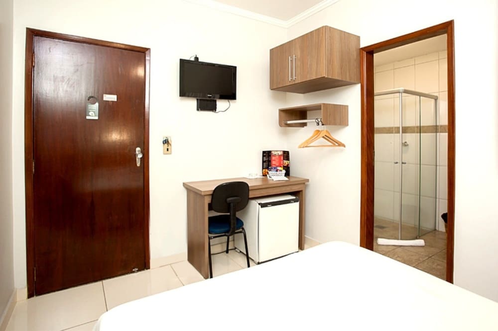 Alves Hotel 20/50